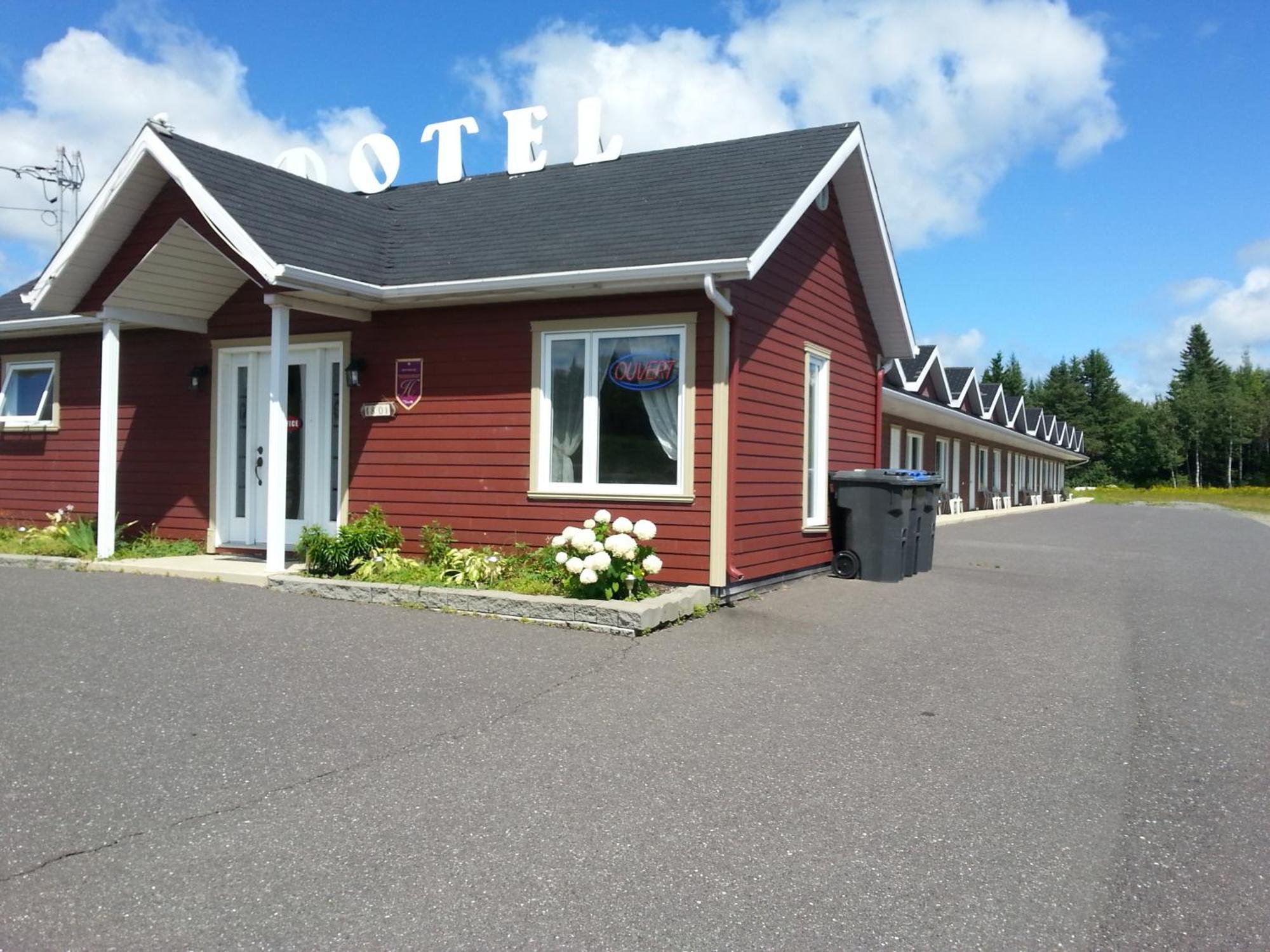 Motel Beau-lieu Cabano Extérieur photo